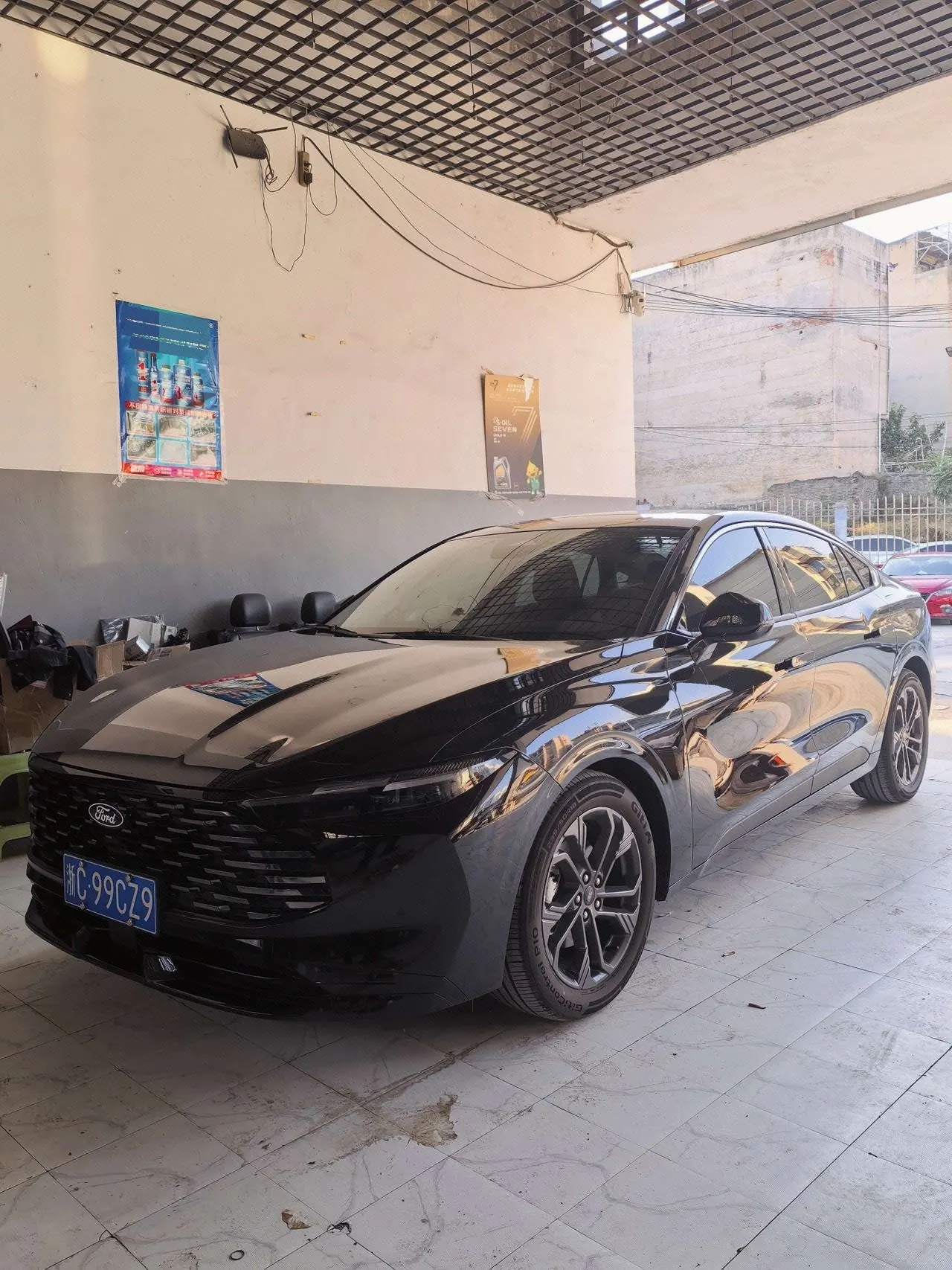 Открыть галерею: Ford 2026 Mondeo 2.0T EcoBoost Luxury Automatic