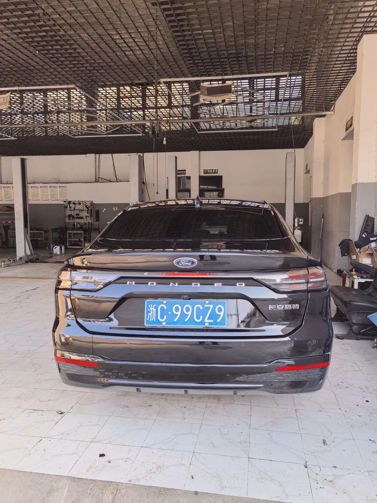 Ford 2026 Mondeo 2.0T EcoBoost Luxury Automatic 3