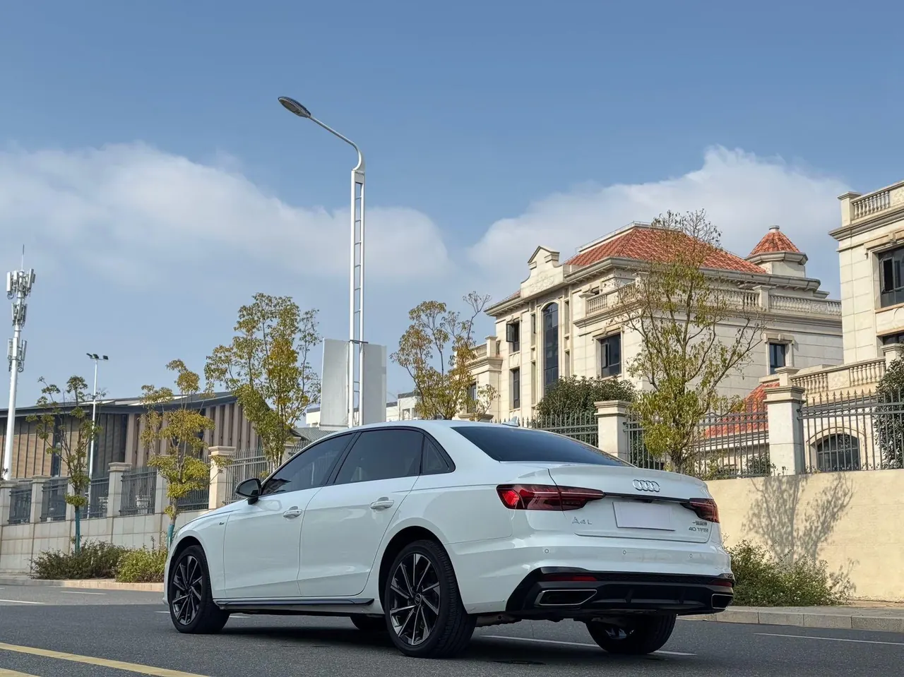 Audi 2023 A4L 2.0TFSI 40TFSI Deluxe Dynamic Automatic 7
