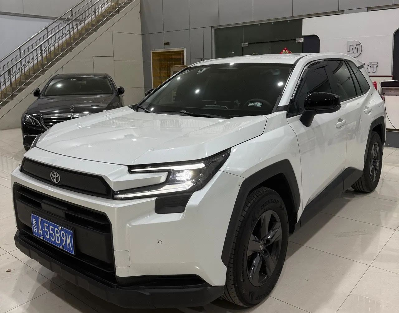 Открыть галерею: Toyota 2026 RAV4 Rongfang Double Engine 2.0 Stepless Two-Drive Elite Automatic Gear
