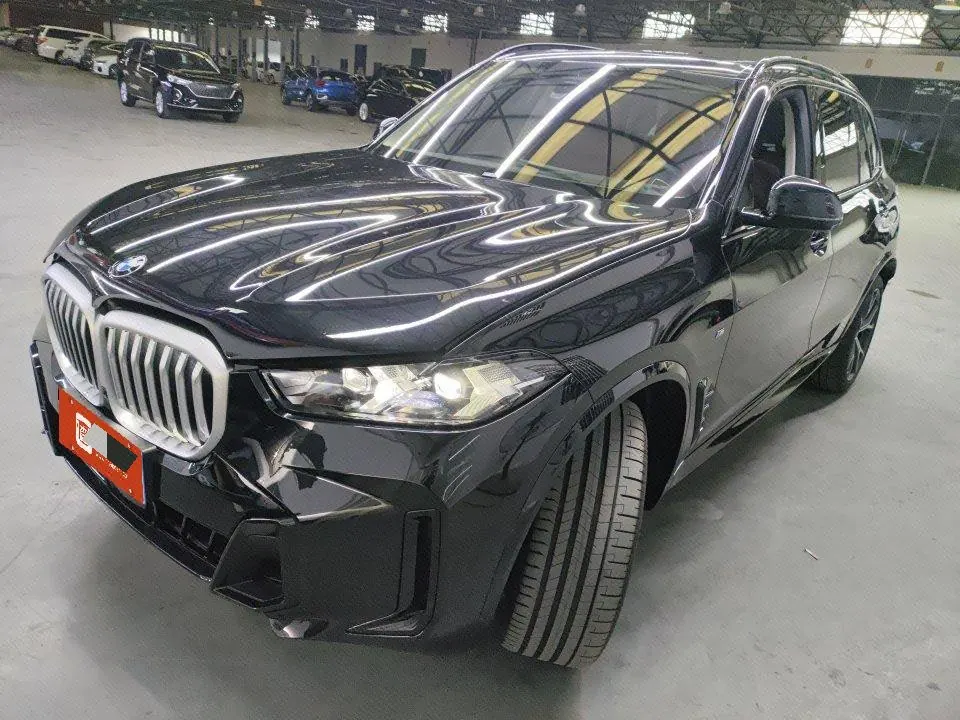 Open image lightbox: BMW 2026 X5 xDrive30Li 48V 2.0T exclusive m sports obsidian night suit automatic gear