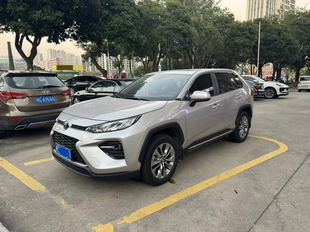 Open image lightbox: Toyota 2022 Willanda 2.0 Stepless Two-Drive Luxury PLUS Edition Automatic Gear