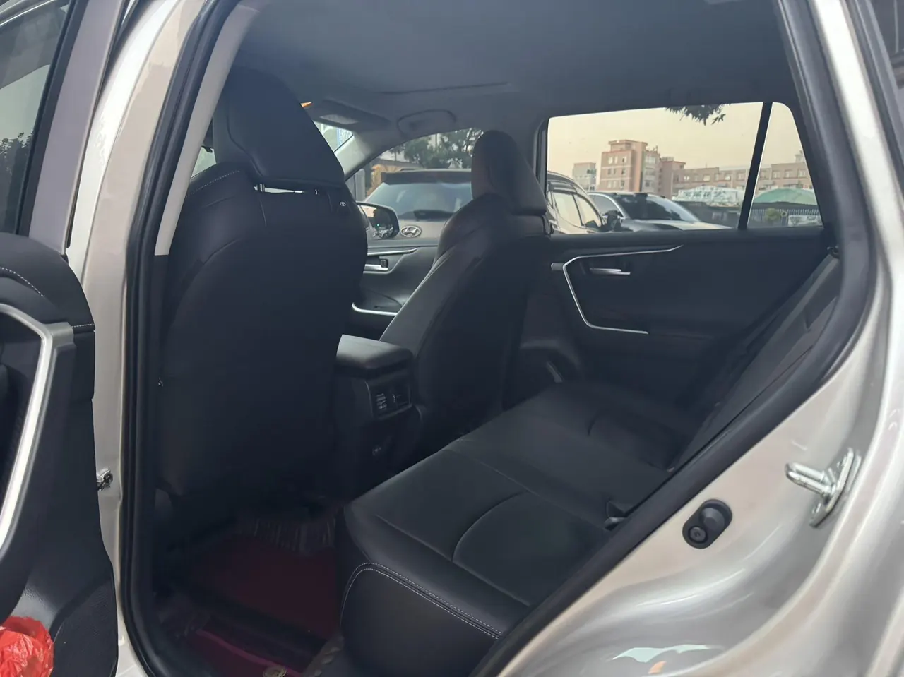 Toyota 2022 Willanda 2.0 Stepless Two-Drive Luxury PLUS Edition Automatic Gear 3