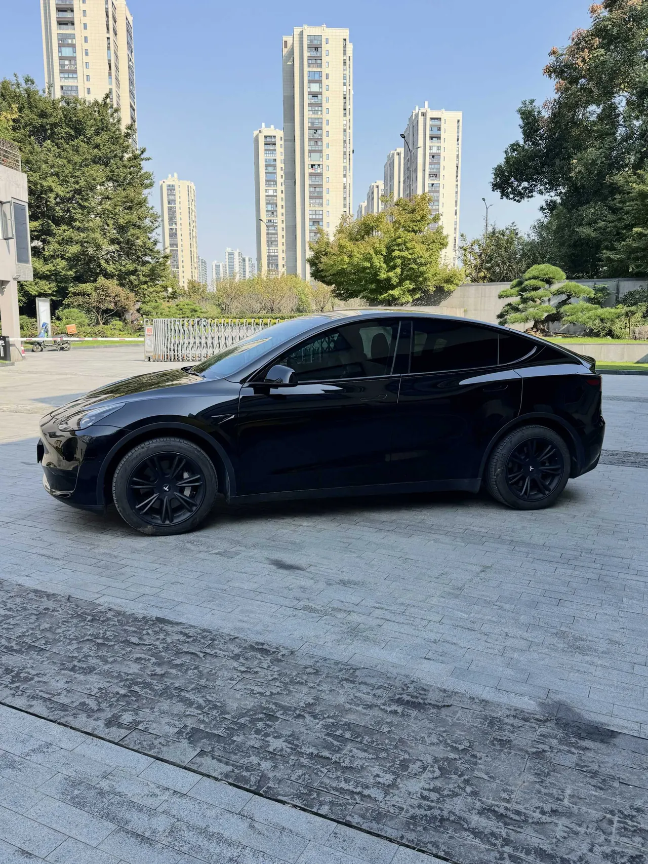 Tesla 2022 Model Y rear-wheel drive version (facelift) automatic gear 2