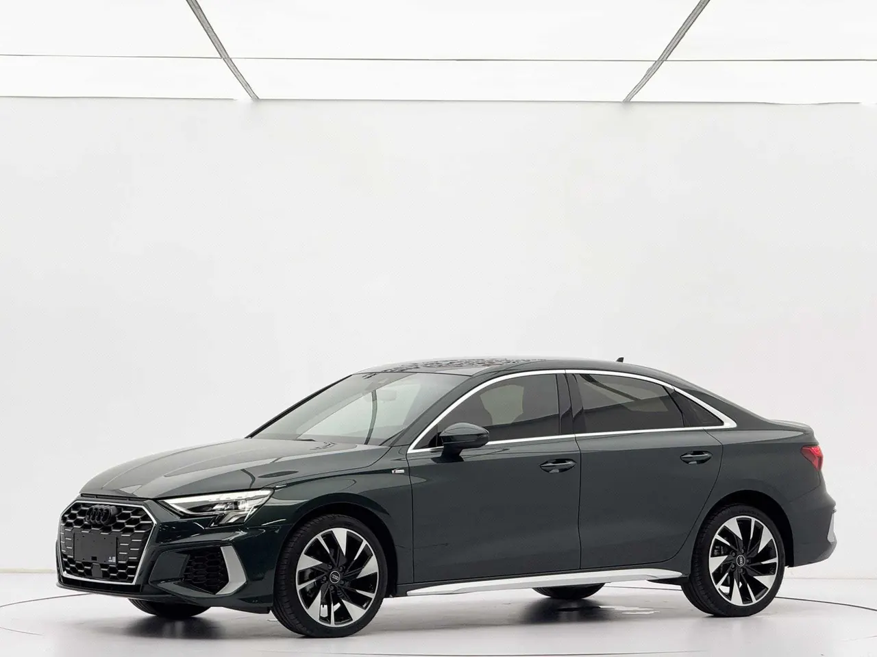 Open image lightbox: Audi 2022 A3L Limousine 1.4TFSI 35TFSI Fashion Sports Automatic