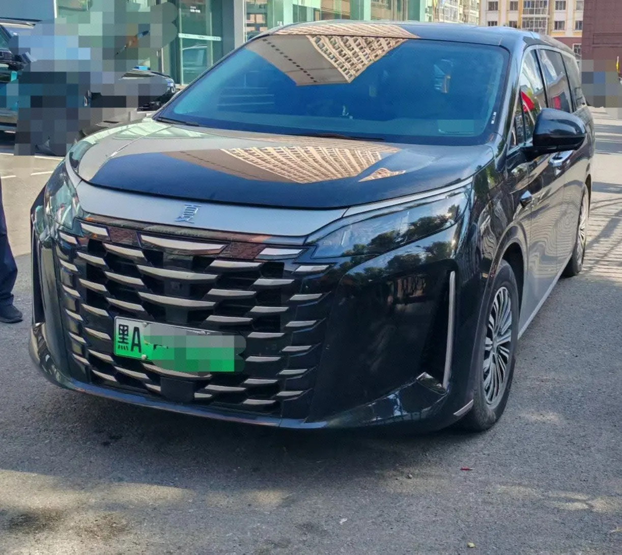 Open image lightbox: BYD 2025 summer DM-i 1.5T stepless 180km Exceed automatic gear