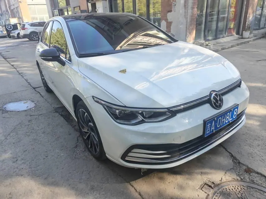 Volkswagen 2025 Golf 8 PRO 1.5TSI 300TSI Automatic 3