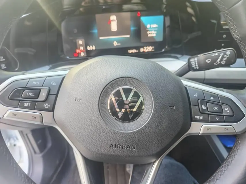 Volkswagen 2025 Golf 8 PRO 1.5TSI 300TSI Automatic 6