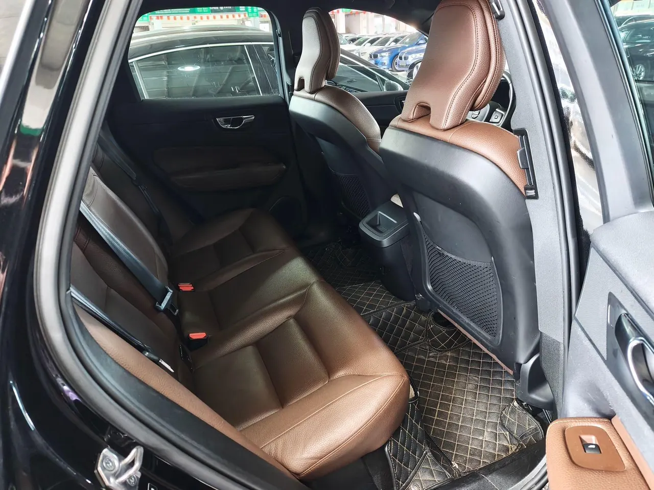 Volvo 2020 XC60 2.0T T5 4-wheel drive smart luxury automatic gear 5