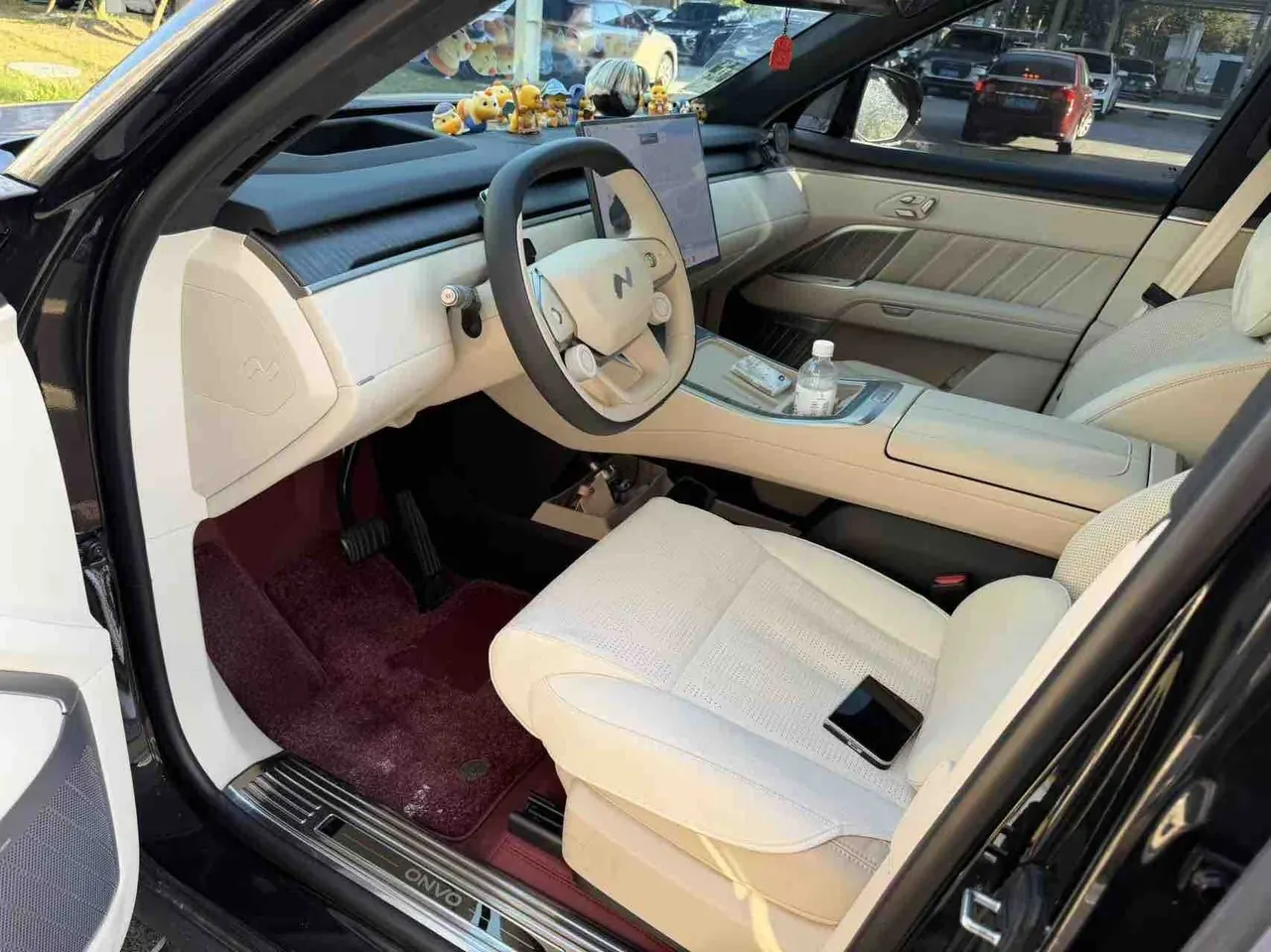 ONVO 2025 L90 Ultra Six‑Seater Automatic 3