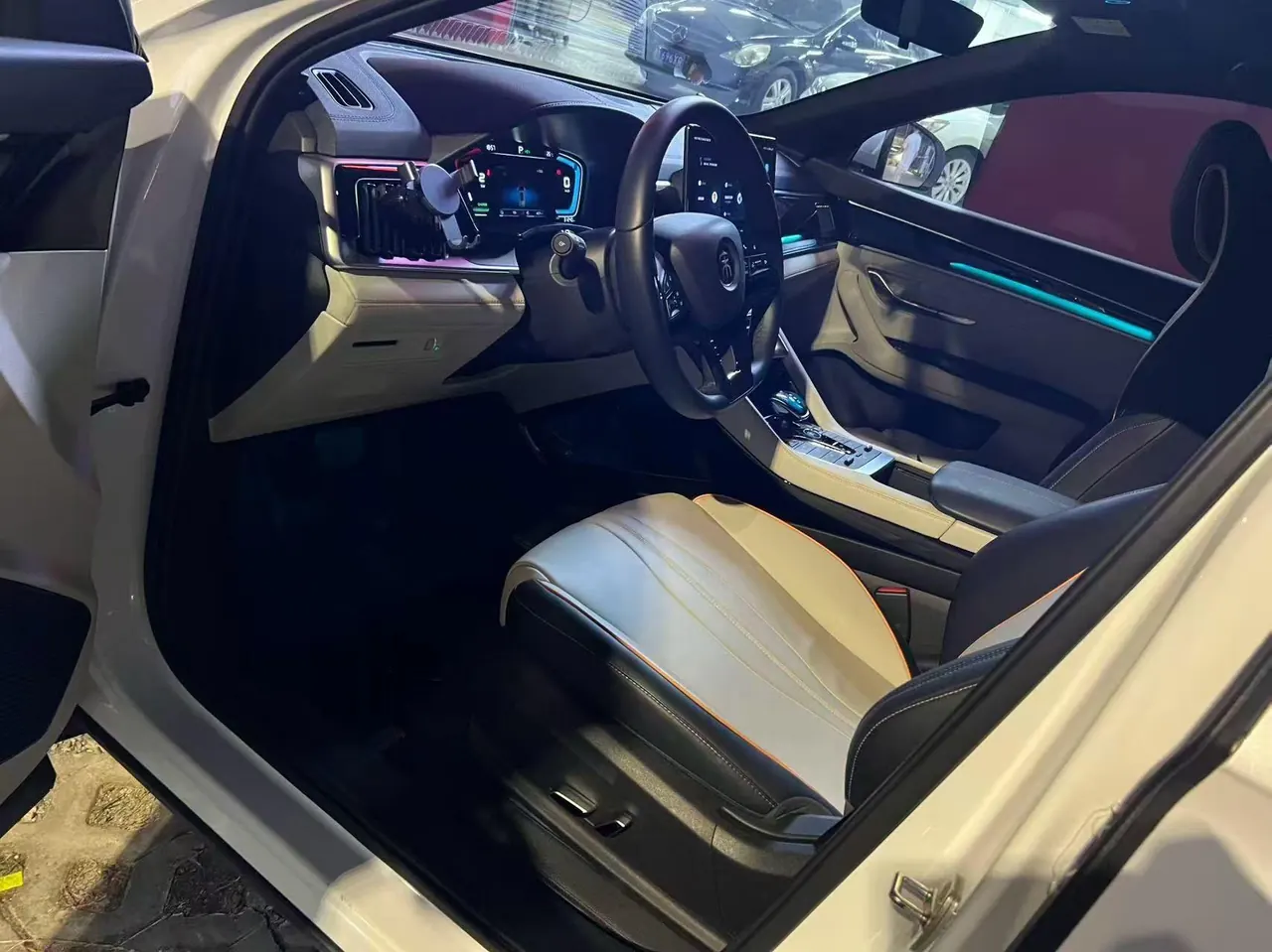 BYD Song PLUS New Energy 2022 Song PLUS DM-i 1.5 Stepless 110KM Flagship PLUS 5G Edition Automatic Gear 4