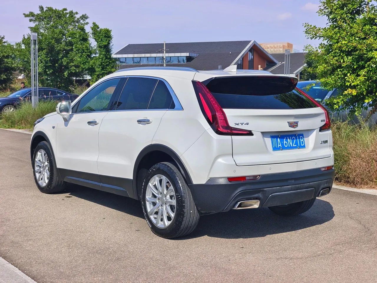 Cadillac 2022 XT4 48V 2.0T 28T Two-Drive Fashion Automatic Gear 6