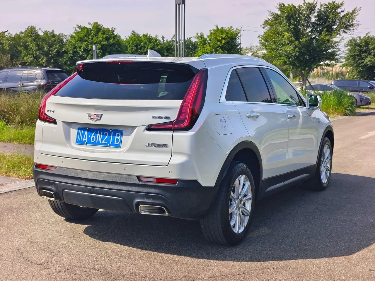 Cadillac 2022 XT4 48V 2.0T 28T Two-Drive Fashion Automatic Gear 8