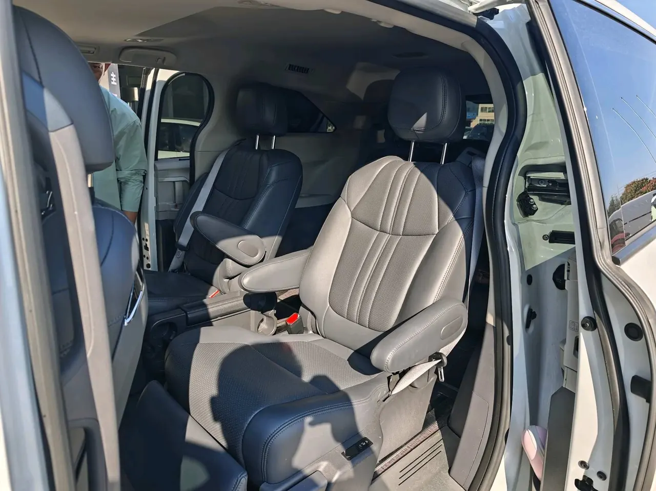 Toyota 2024 Sana 2.5 Stepless Comfort Edition Automatic Gear 4