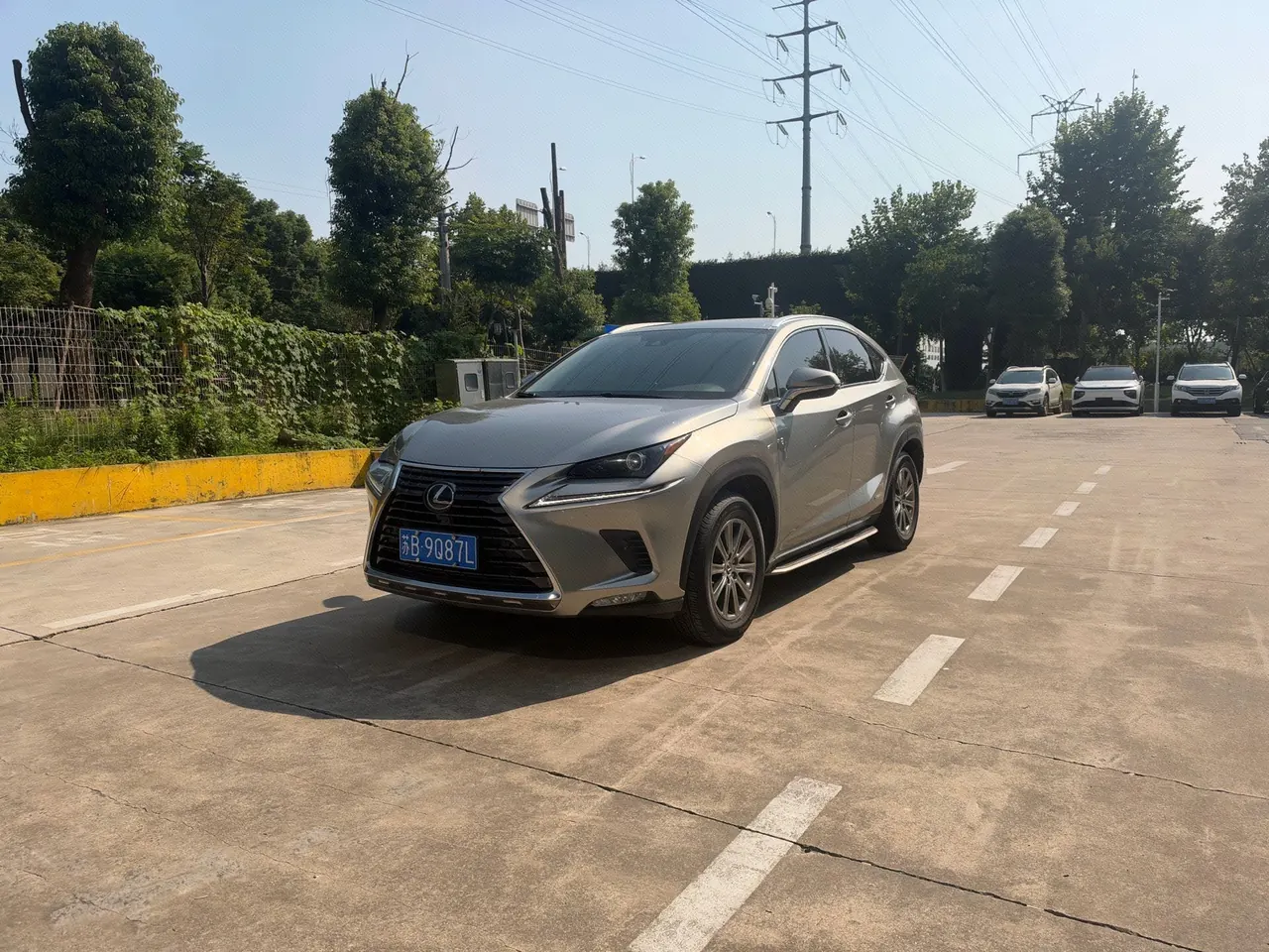 Открыть галерею: Lexus NX (Imported) 2020 NX300h 2.5 Stepless Front Edition Automatic Gear