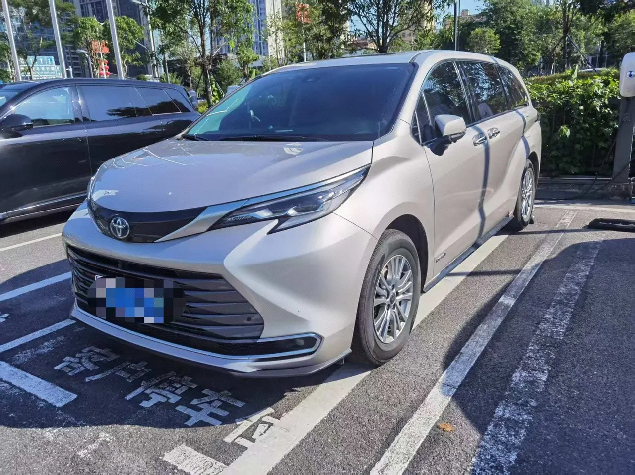 Open image lightbox: Toyota 2021 Sana 2.5 Stepless Deluxe Edition Automatic Gear