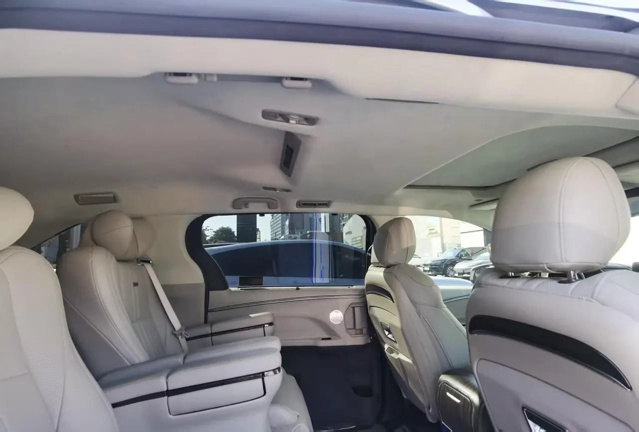 Toyota 2021 Sana 2.5 Stepless Deluxe Edition Automatic Gear 4