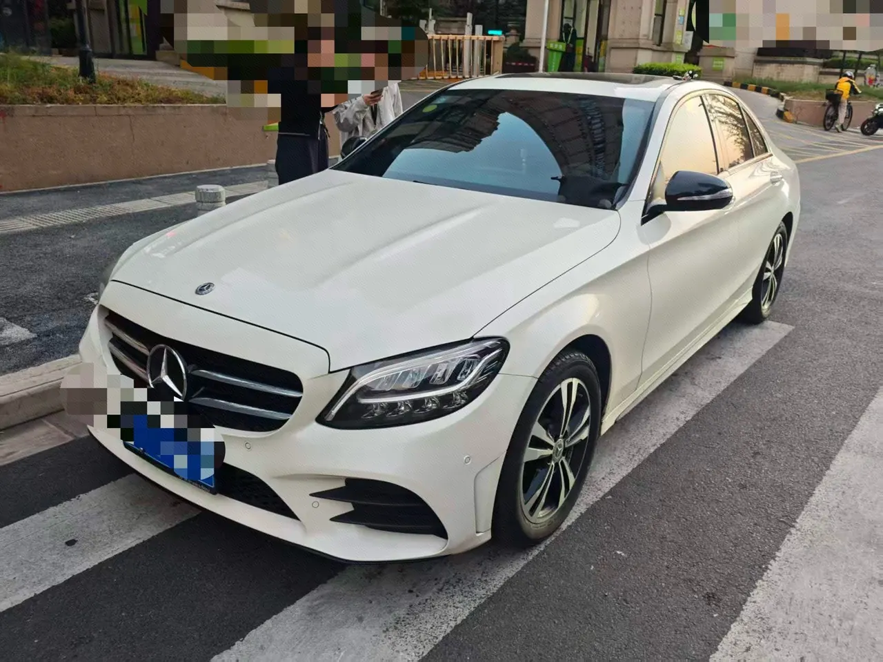 Открыть галерею: Mercedes Benz Class C 2020 C 260 48V 1.5T Sports Edition Automatic Gear