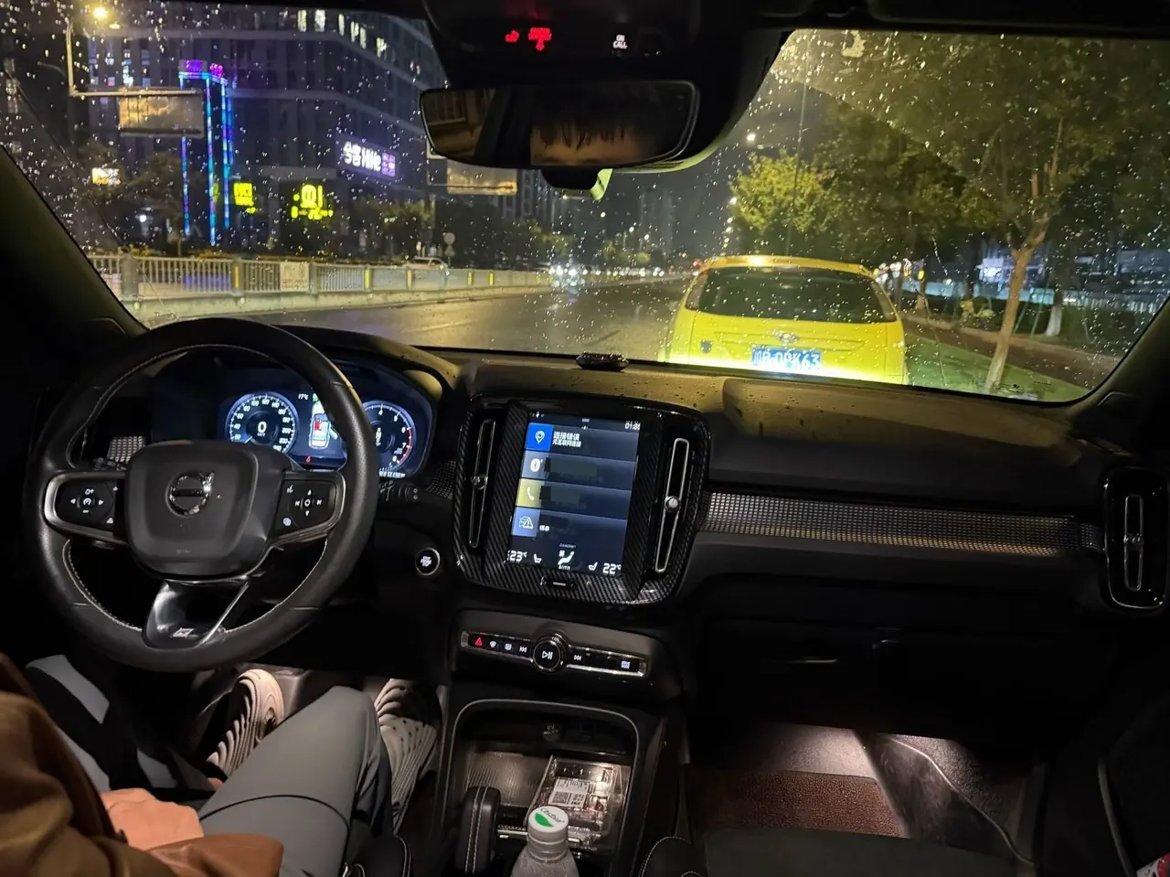 Volvo 2020 XC40 2.0T T4 4-wheel drive Zhiyuan Deluxe Edition Automatic Gear 4