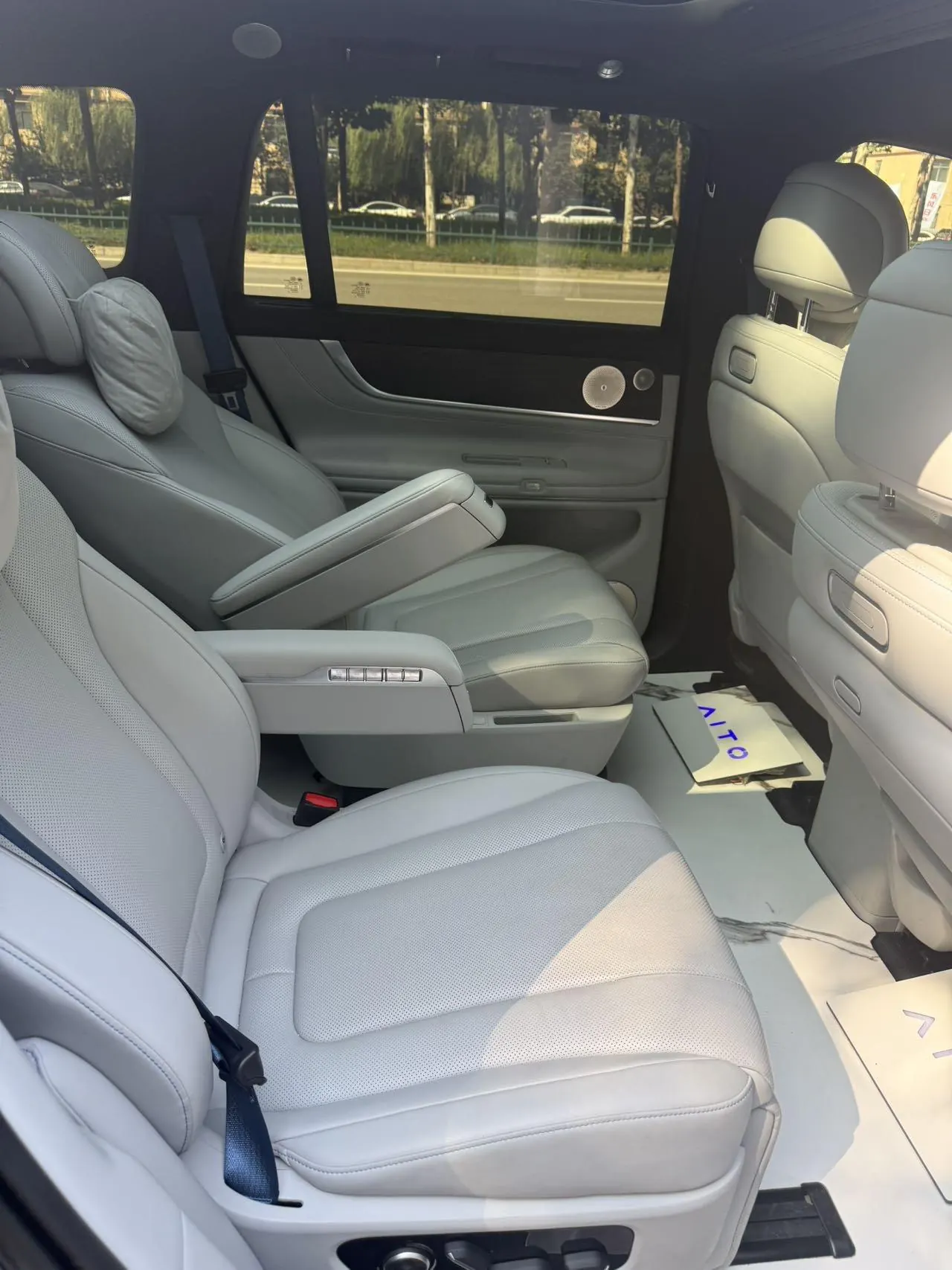 AITO 2024 AITO M9 extended range Ultra 42kWh automatic gear 5