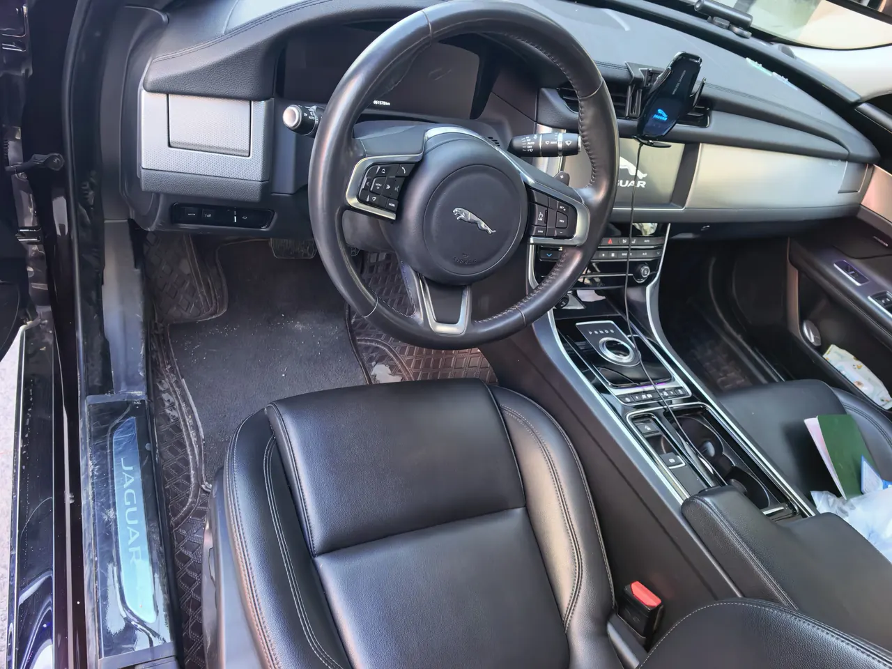 Jaguar 2021 XFL 2.0T P 10000.00g Drive Elite Deluxe Automatic Gear 4