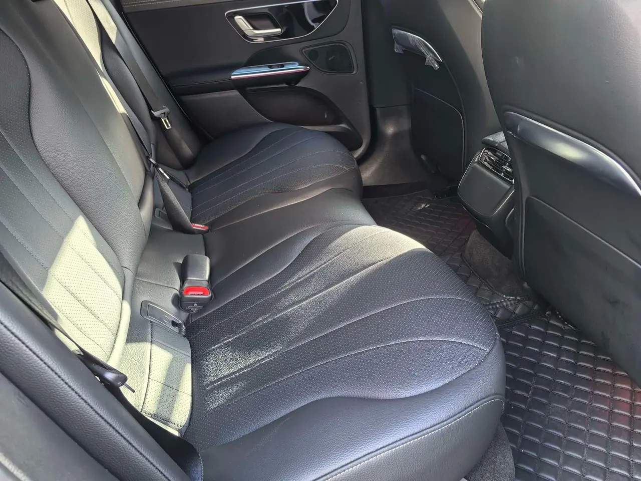 Mercedes Benz 2022 EQE 350 EQE 350 Pioneer Edition Automatic 3