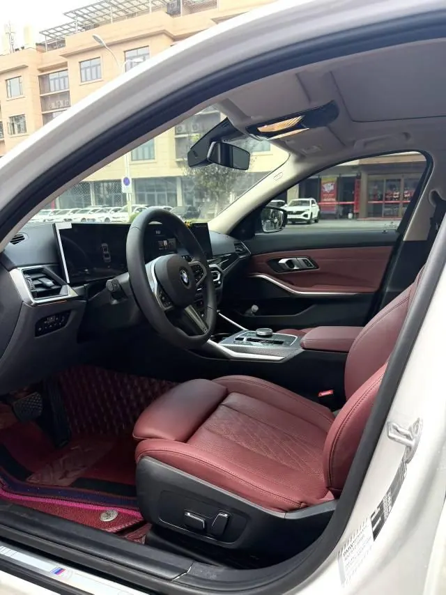 BMW 3 Series 2024 325Li 2.0T M Sports Obsidian Night Suit Automatic Gear 2