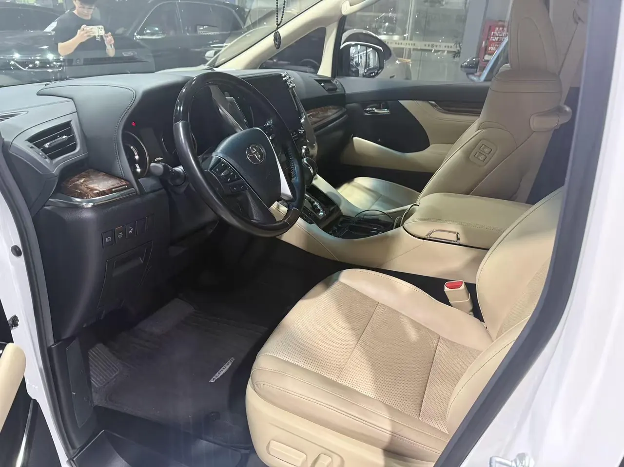 Toyota Erffa (Imported) 2020 Erffa 2.5 Stepless Deluxe Edition Automatic Gear 6
