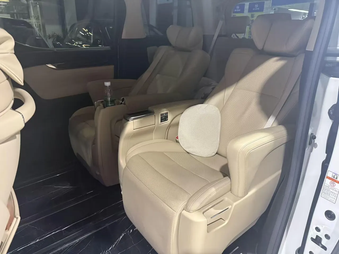Toyota Erffa (Imported) 2020 Erffa 2.5 Stepless Deluxe Edition Automatic Gear 7