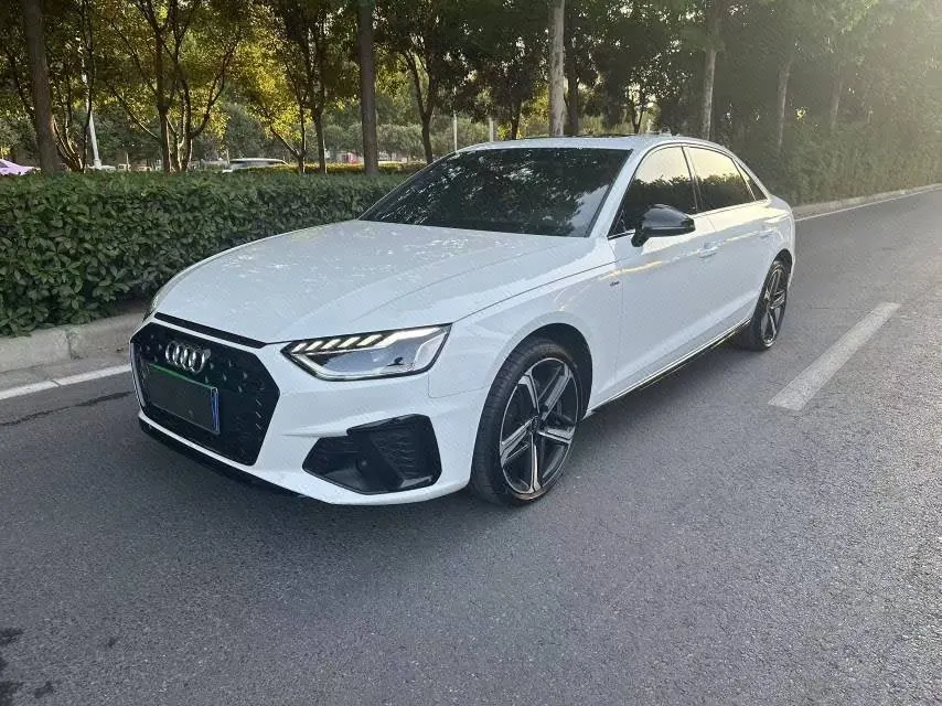 Открыть галерею: Audi 2024 A4L 2.0TFSI 40TFSI Deluxe Dynamic Automatic