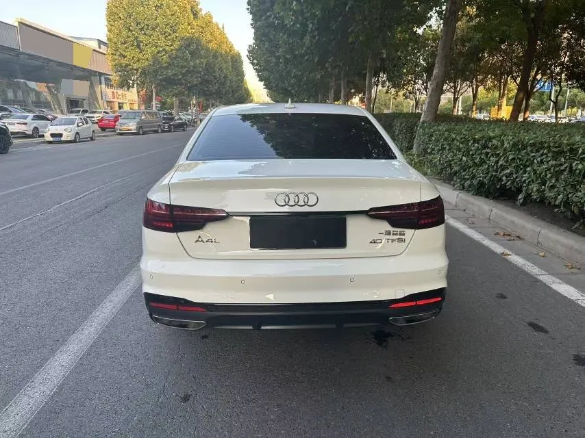 Audi 2024 A4L 2.0TFSI 40TFSI Deluxe Dynamic Automatic 3