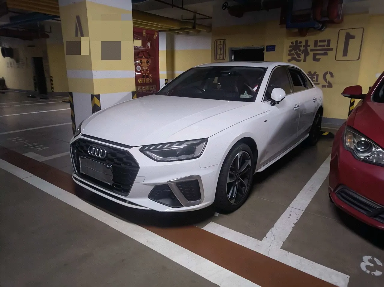 Открыть галерею: Audi 2022 A4L 2.0TFSI 40TFSI Fashion Dynamic Automatic