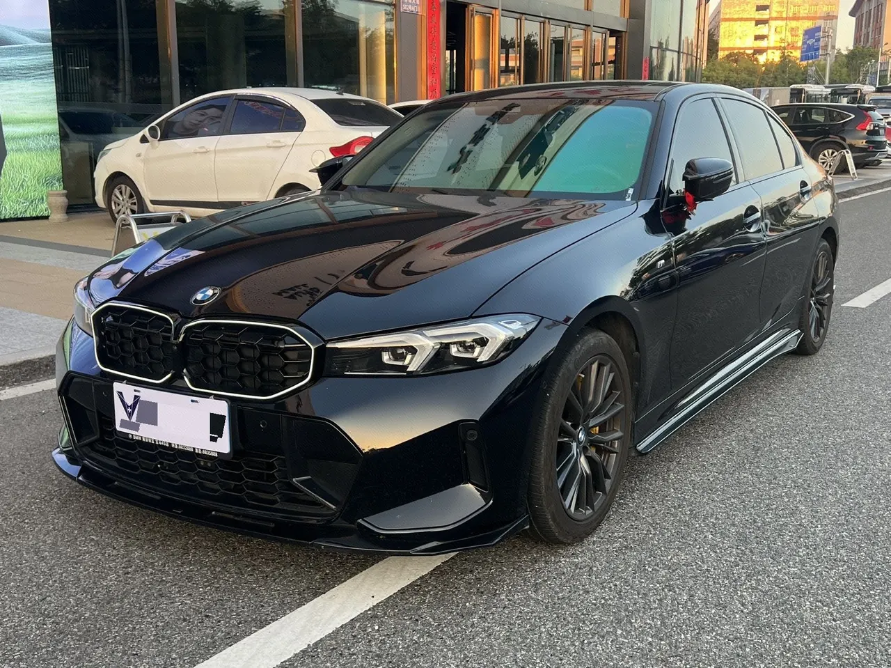 Open image lightbox: BMW 3 Series 2024 325Li 2.0T M Sports Obsidian Night Suit Automatic Gear