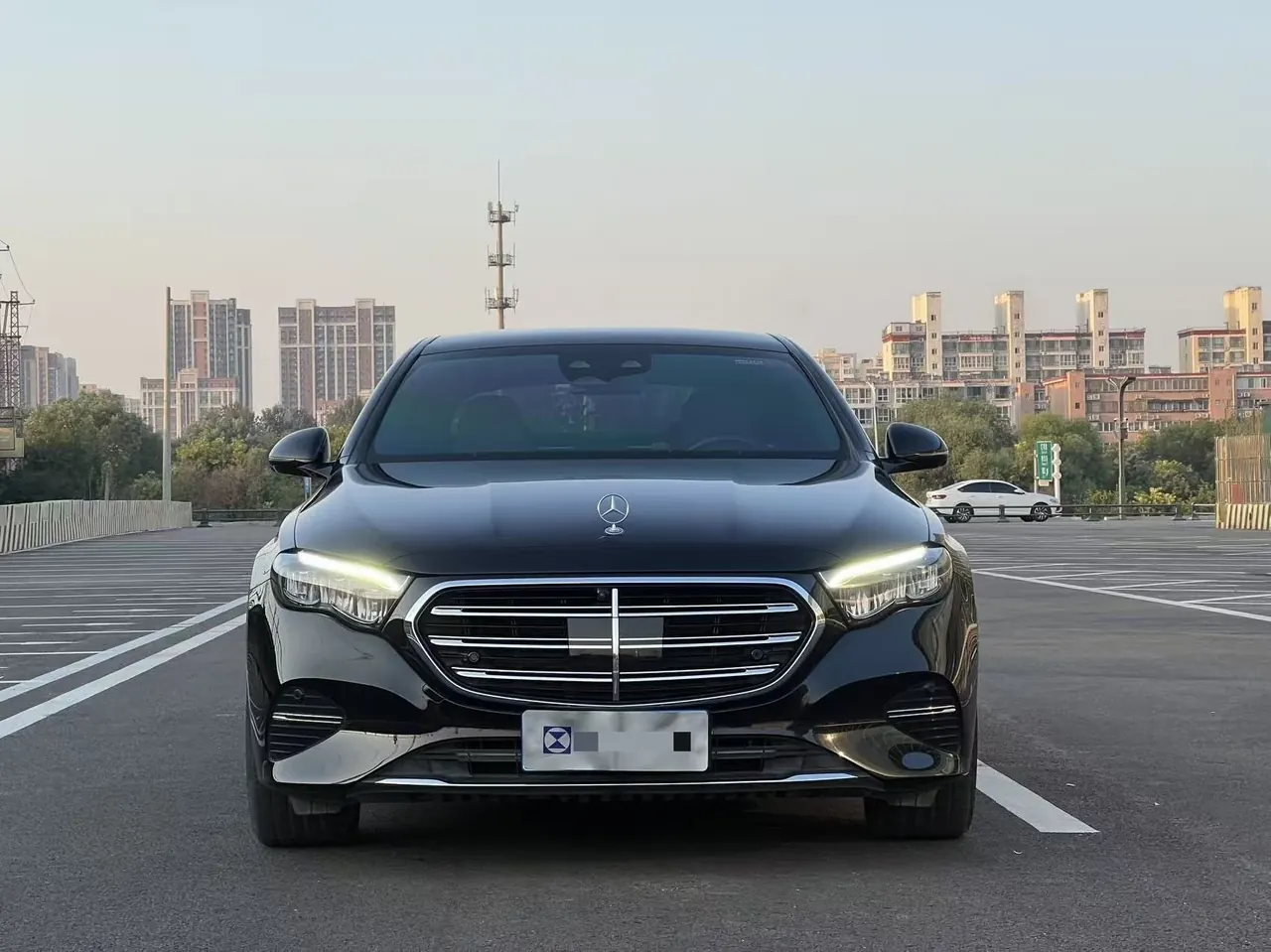 Mercedes Benz E Class 2024 E 300 L 48V 2.0T Luxury Automatic Gear 2