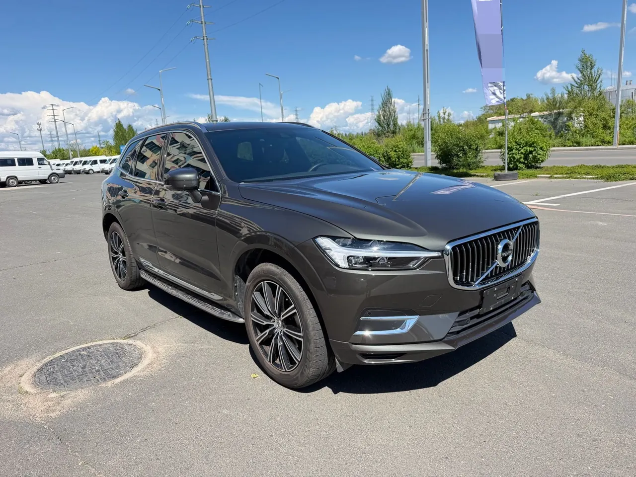 Volvo 2021 XC60 2.0T T5 4-wheel drive Zhiyuan Deluxe Edition Automatic Gear 3