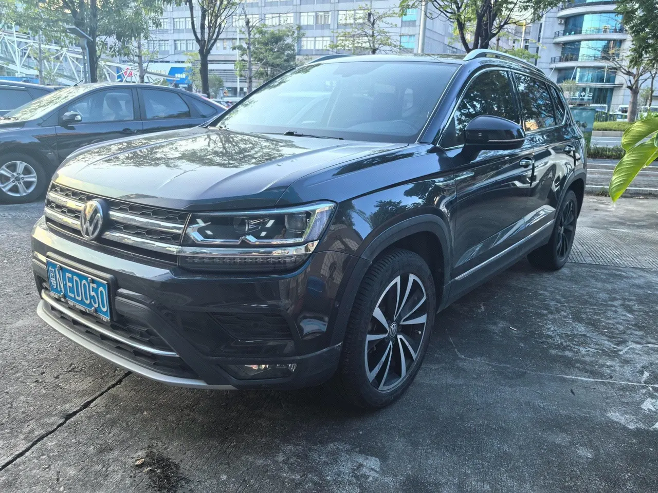 Open image lightbox: Volkswagen 2020 Tuyue 2.0TSI 330TSI Four-wheel Drive Flagship Automatic Gear