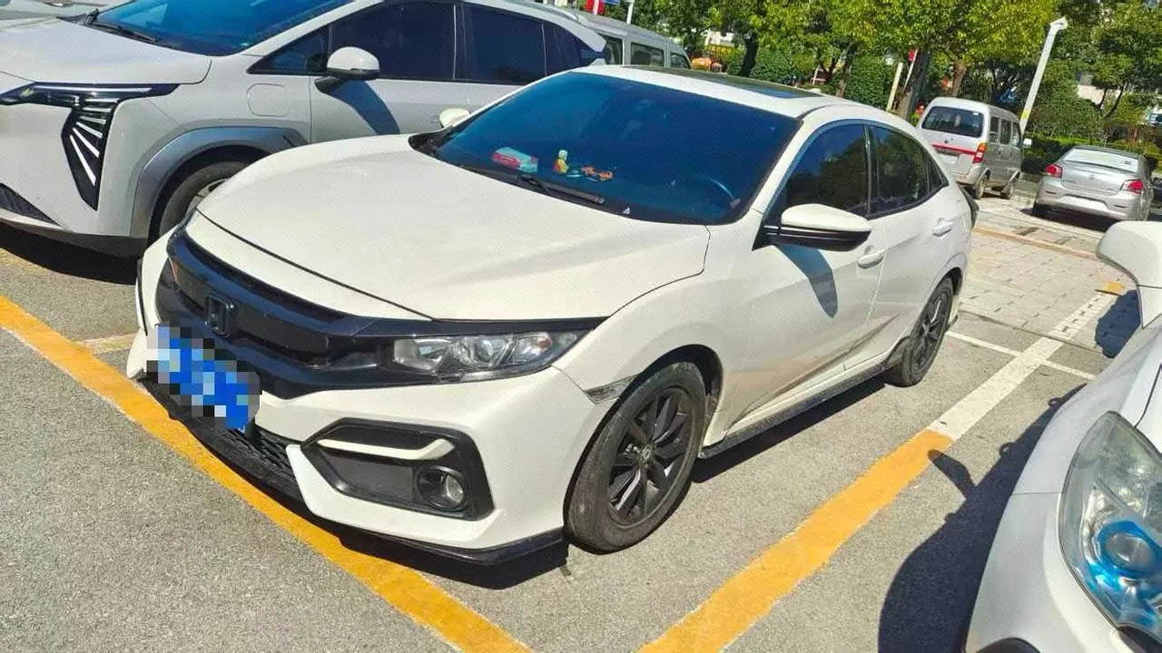 打开图片灯箱:Honda 2021 Civic Hatchback 1.5T Stepless 220TURBO New Sharp Control Automatic Gear