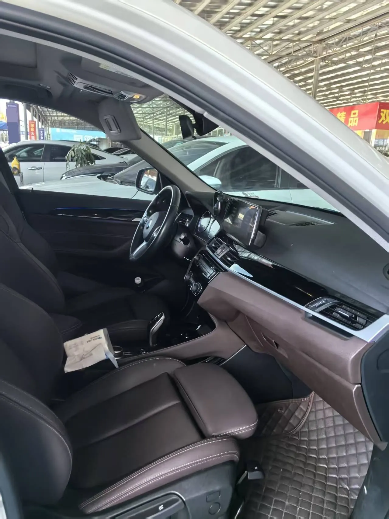 BMW 2020 X1 sDrive20Li 1.5T exclusive automatic gear 3