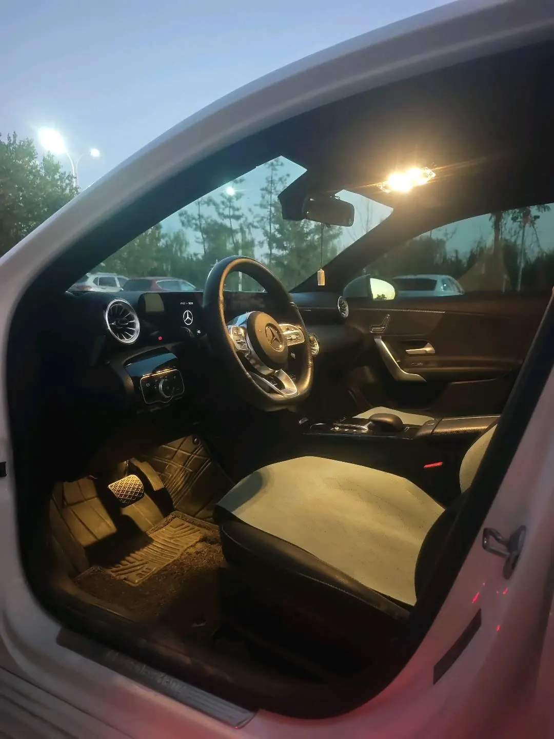 Mercedes Benz Class A 2022 A 200 L 1.3T Fashion (Change 3) Automatic 5