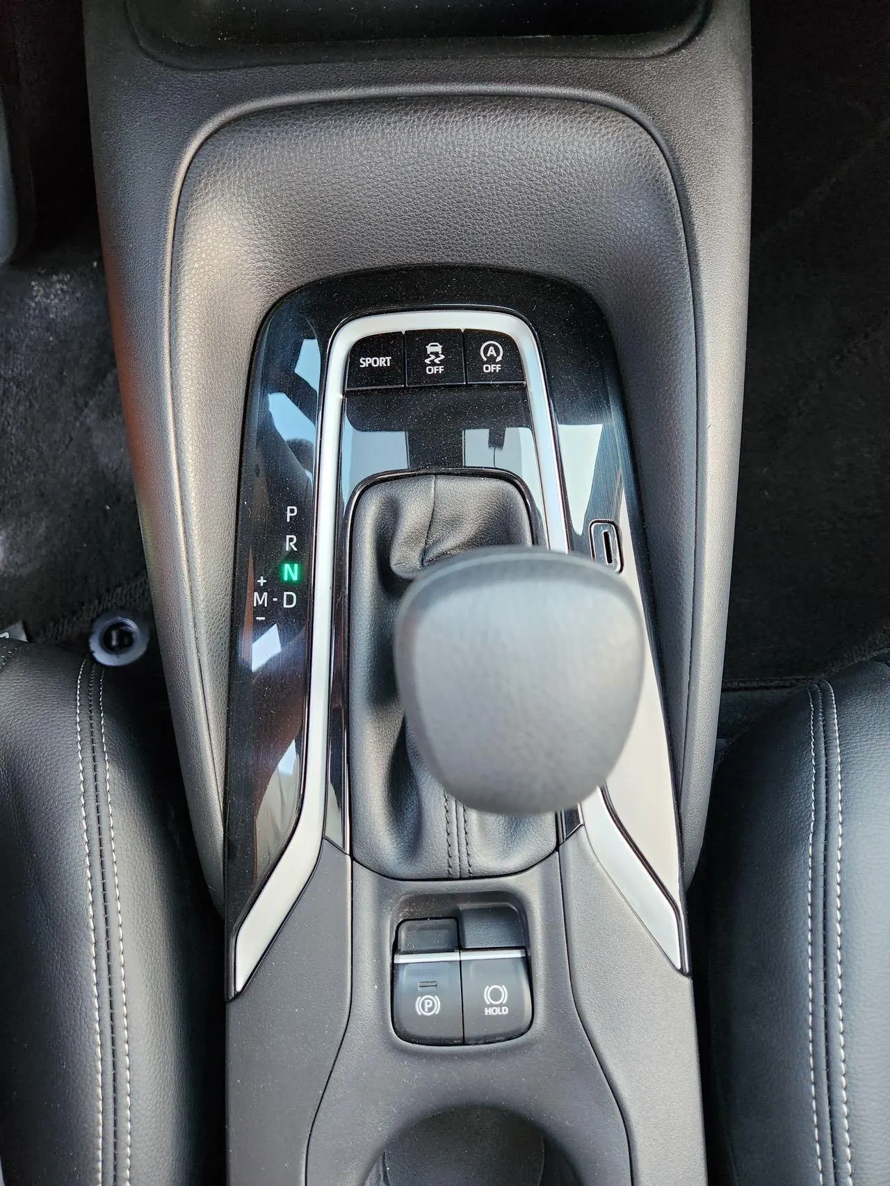 Toyota 2022 Lei Ling 1.2T Stepless 185T Deluxe Automatic Gear 11
