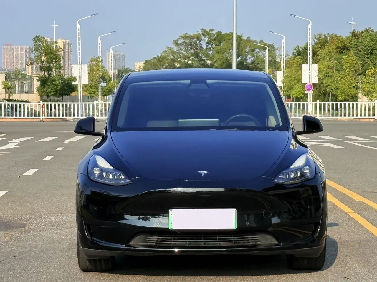 Tesla 2022 Model Y rear-wheel drive version (facelift) automatic gear 2