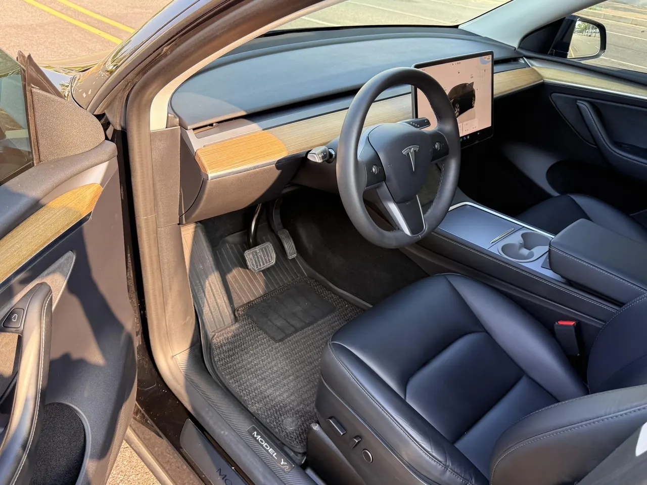 Tesla 2022 Model Y rear-wheel drive version (facelift) automatic gear 4