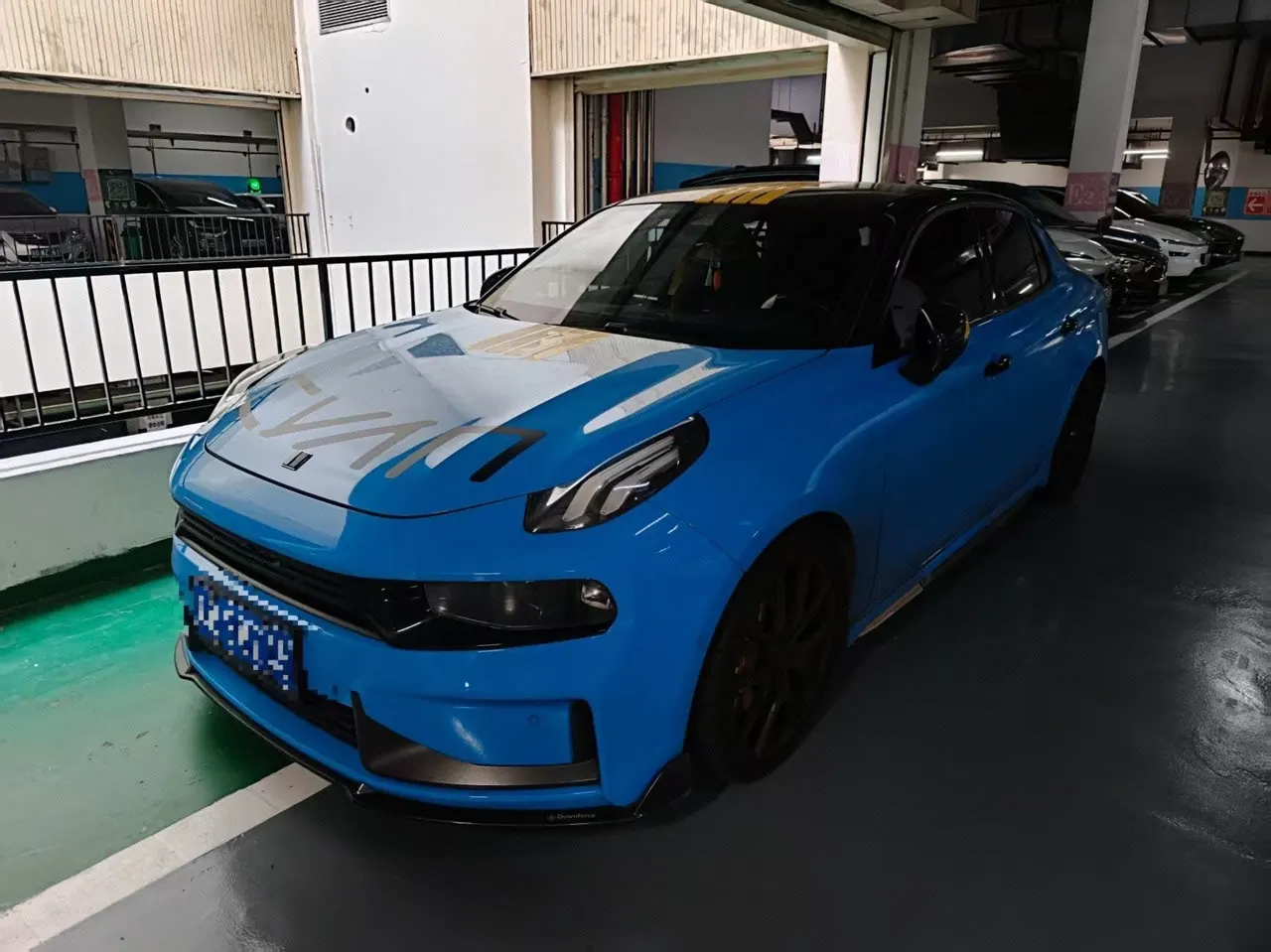 Open image lightbox: LYNK&CO 2022 LYNK&CO 03 2.0T Cyan customized performance package automatic gear