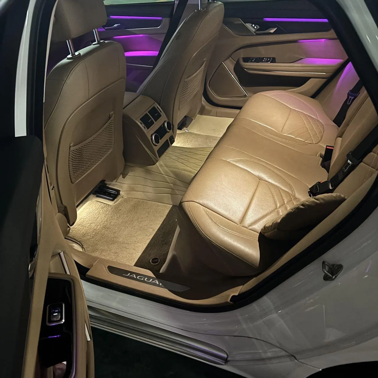 Jaguar 2023 XFL 2.0T P 12500.00g Drive Enjoy Deluxe Edition Automatic Gear 8