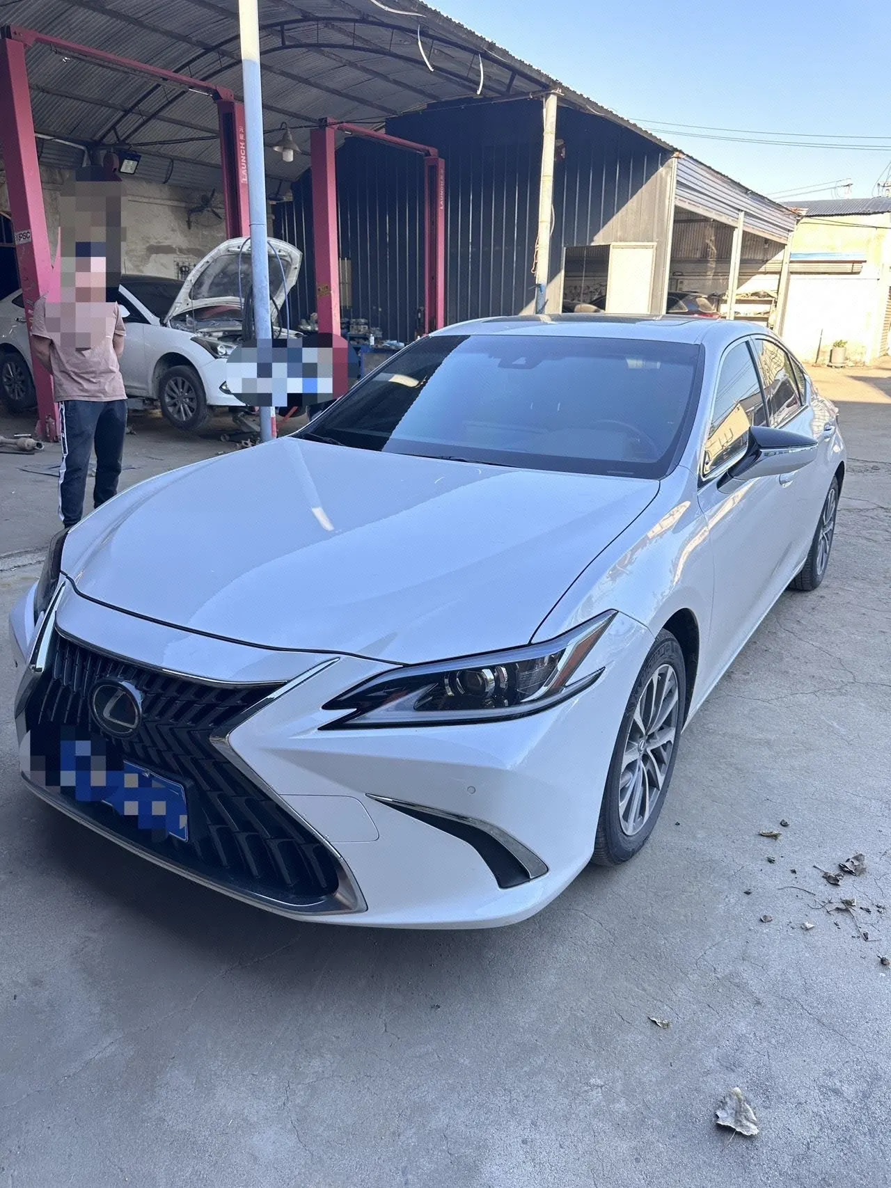 Открыть галерею: Lexus ES (Imported) 2022 ES300h 2.5 Stepless Excellence Edition Automatic Gear