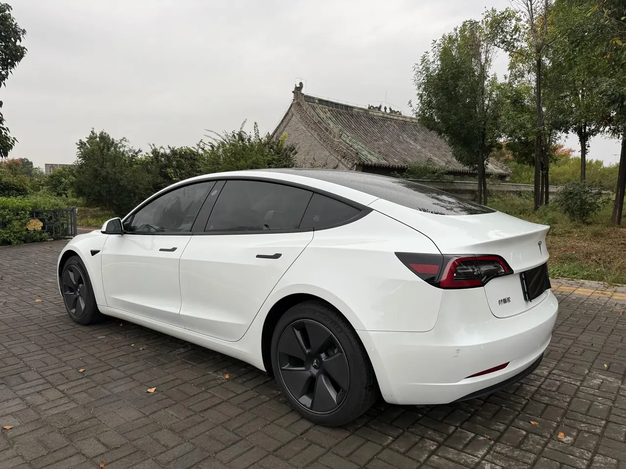 Tesla 2022 Model 3 rear-wheel drive version of automatic transmission 3