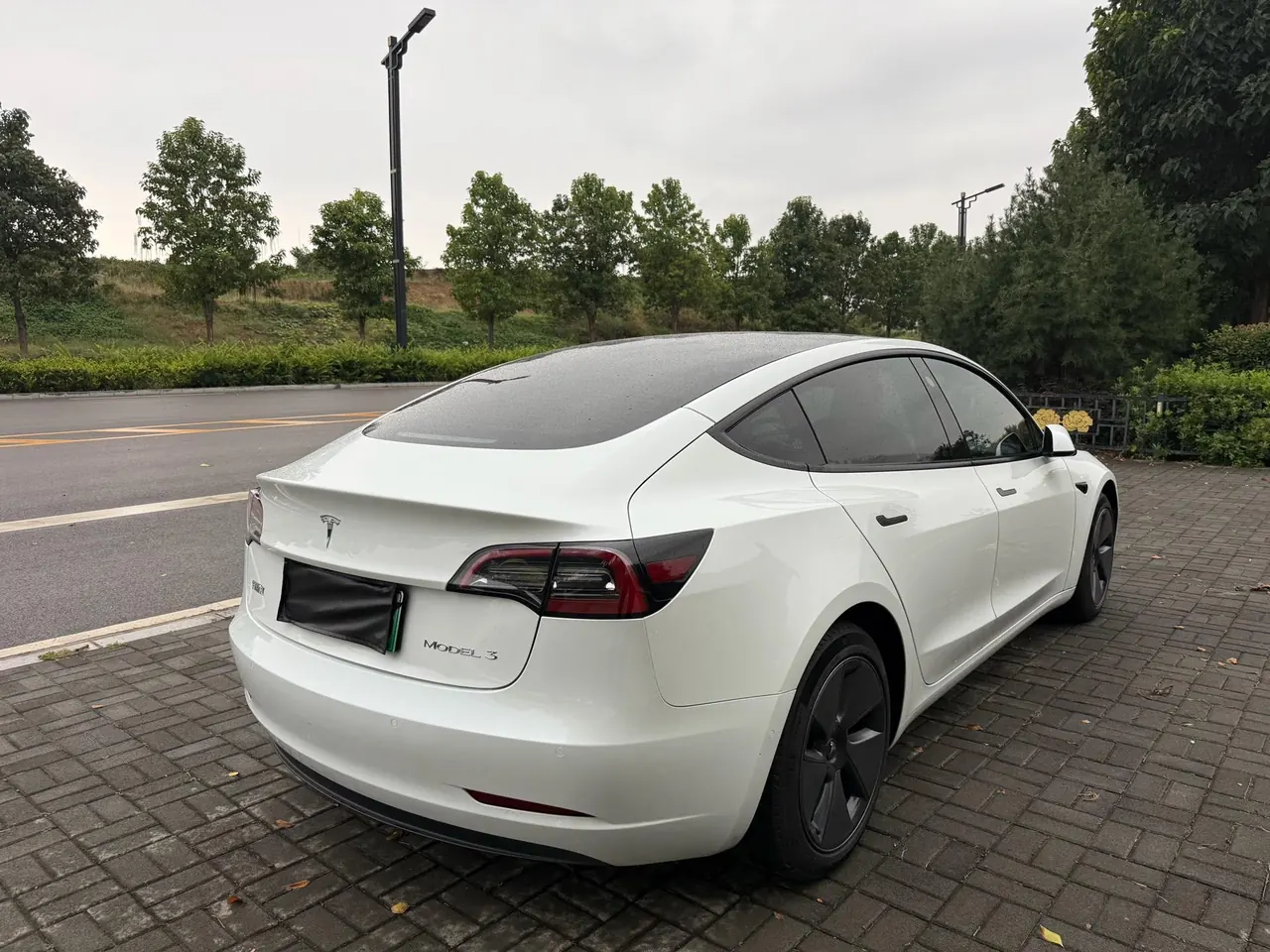 Tesla 2022 Model 3 rear-wheel drive version of automatic transmission 5