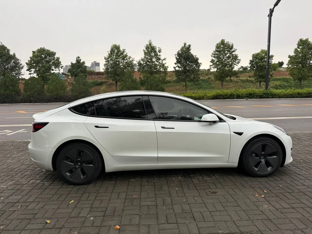 Tesla 2022 Model 3 rear-wheel drive version of automatic transmission 6