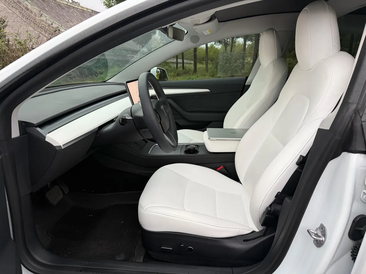 Tesla 2022 Model 3 rear-wheel drive version of automatic transmission 8