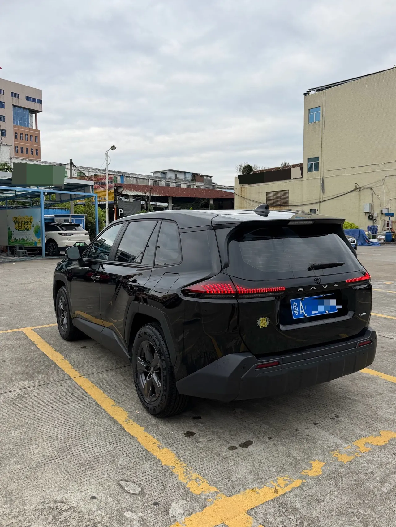 Toyota 2026 RAV4 Rongfang Double Engine 2.0 Stepless Two-Drive Elite Automatic Gear 3